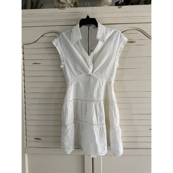 Alice + Olivia Mila Eyelet Deep V-Neck Mini Dress Off White Size 4 NWT - Picture 6 of 7